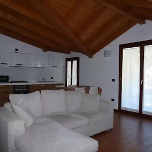 Apartment Casa Marck Maccagno